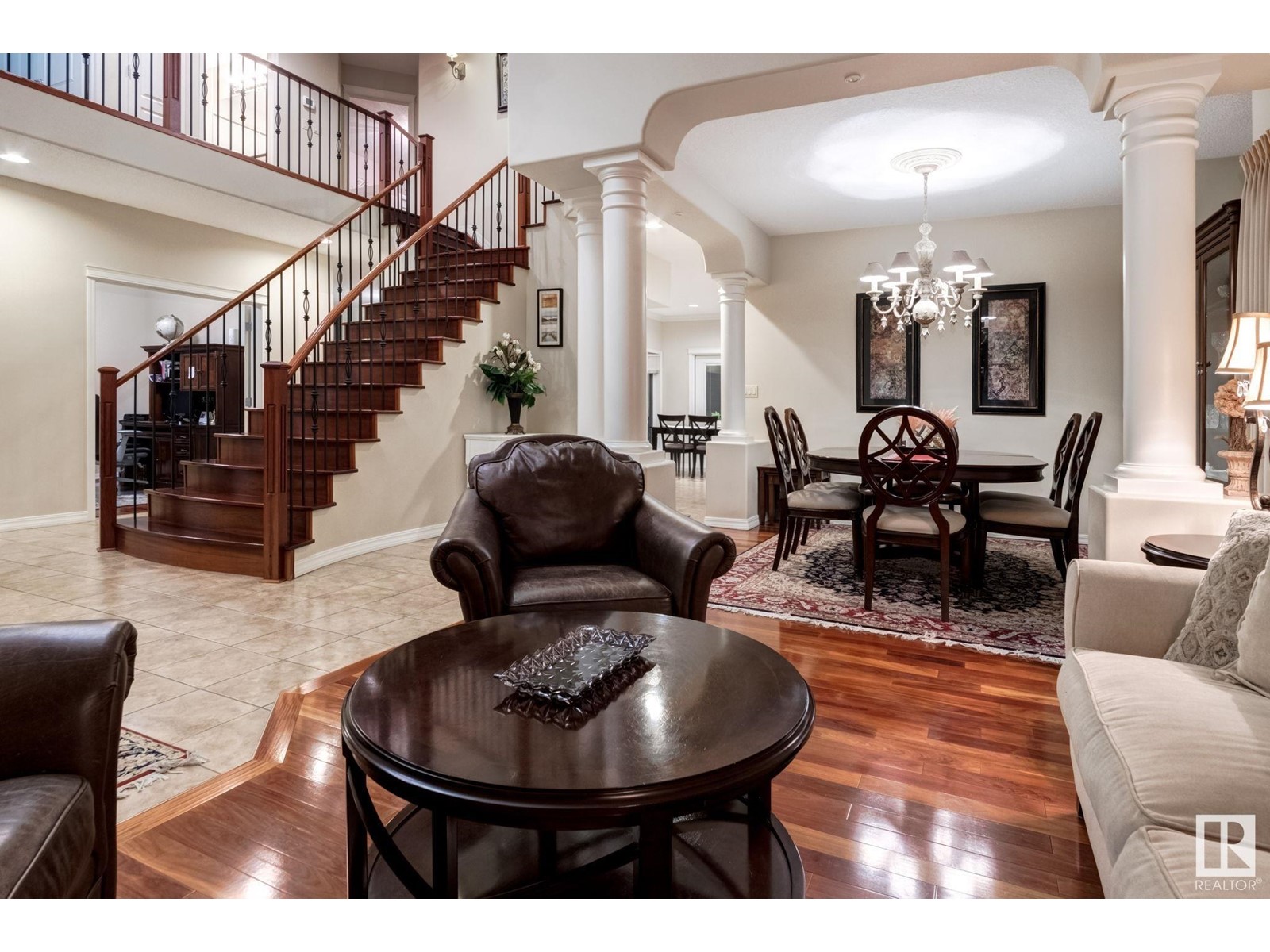 Property at 203 DARLINGTON CR NW image 2
