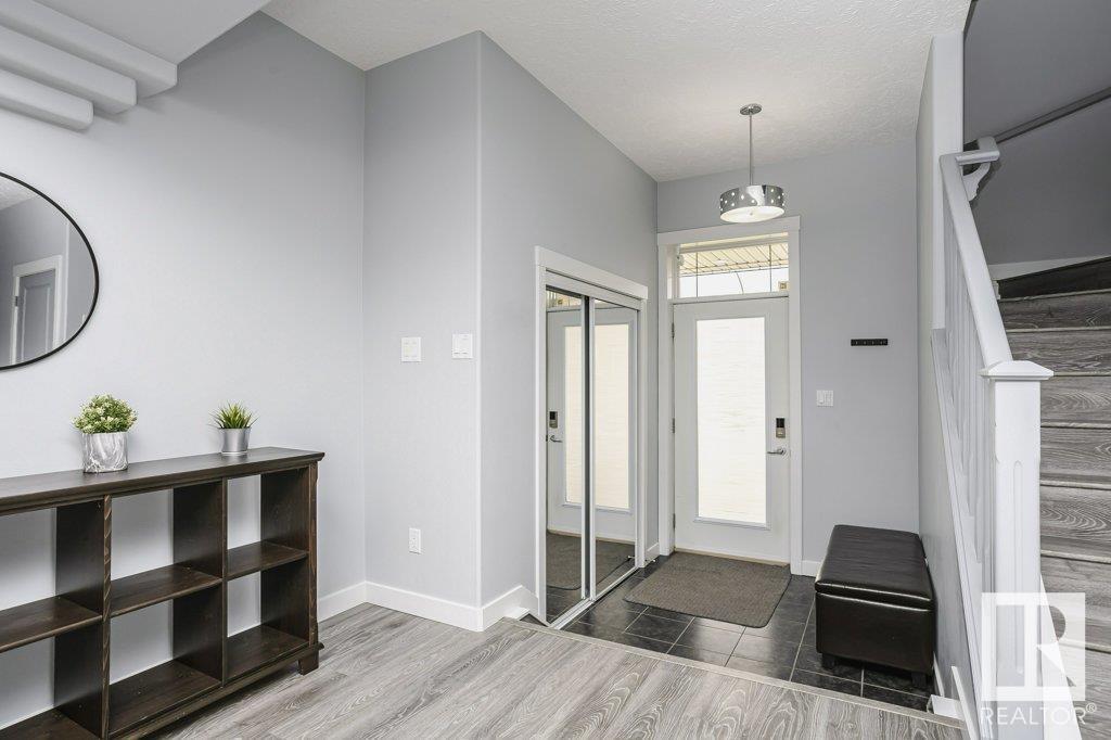 4713 161 Av Nw Nw, Edmonton, Alberta  T5Y 0H2 - Photo 2 - E4435477