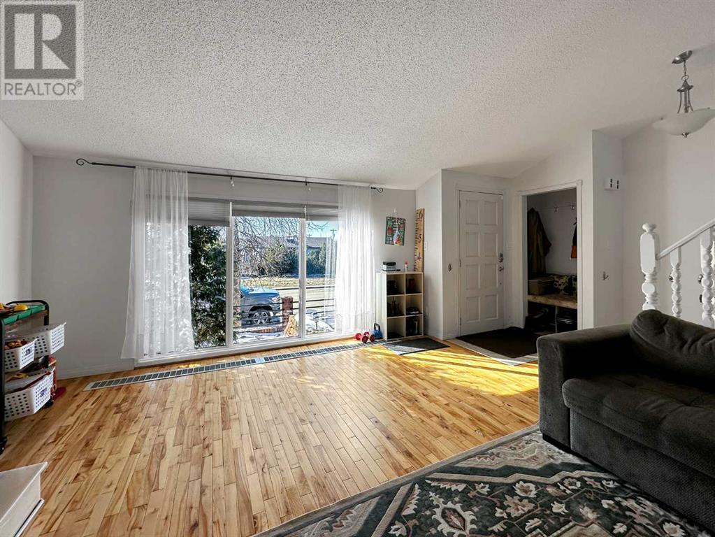Property at 4433 51 Avenue image 4