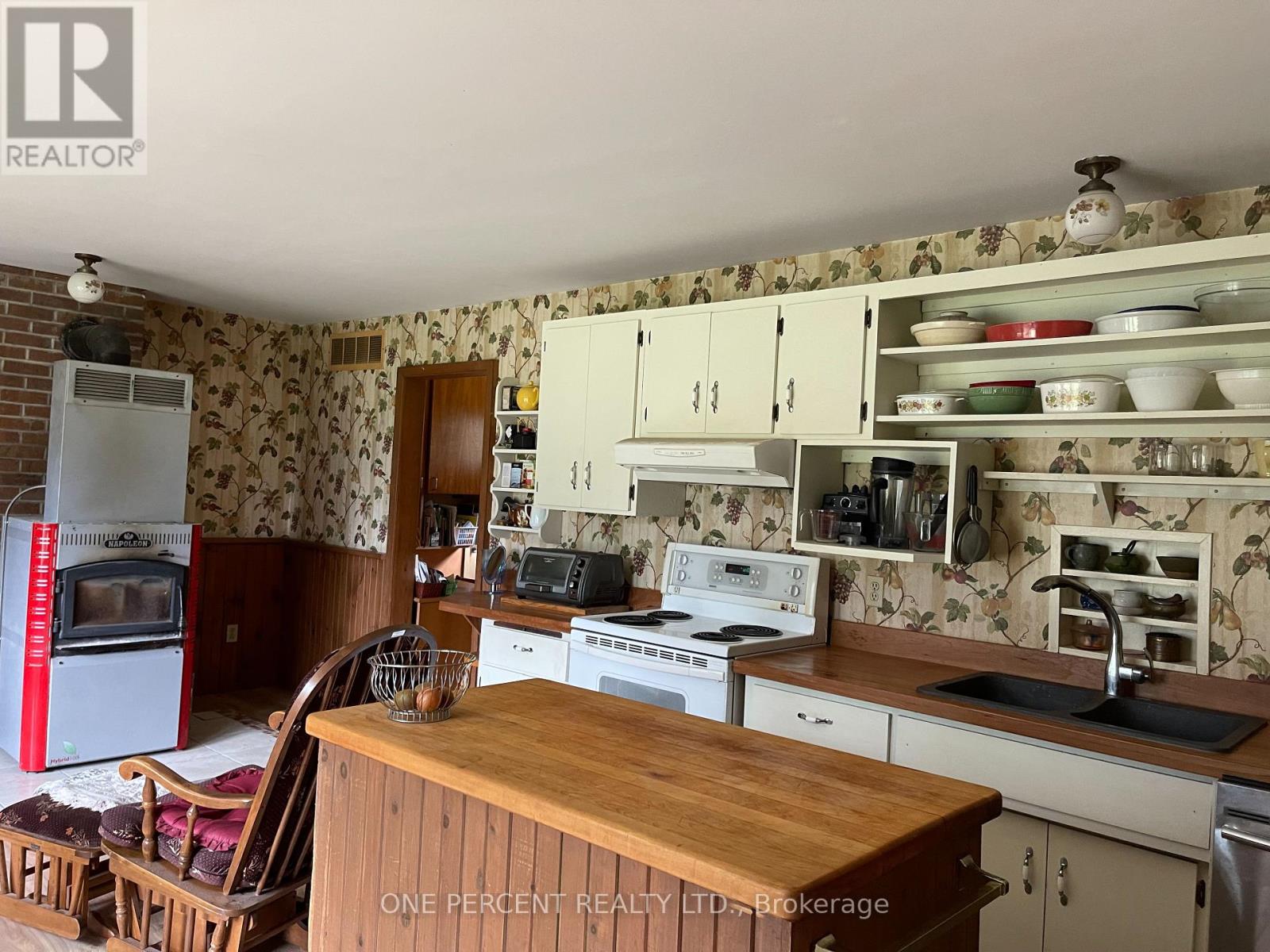 196690 Grey Road 7 Road, Grey Highlands, Ontario  N4L 1W7 - Photo 12 - X12136463