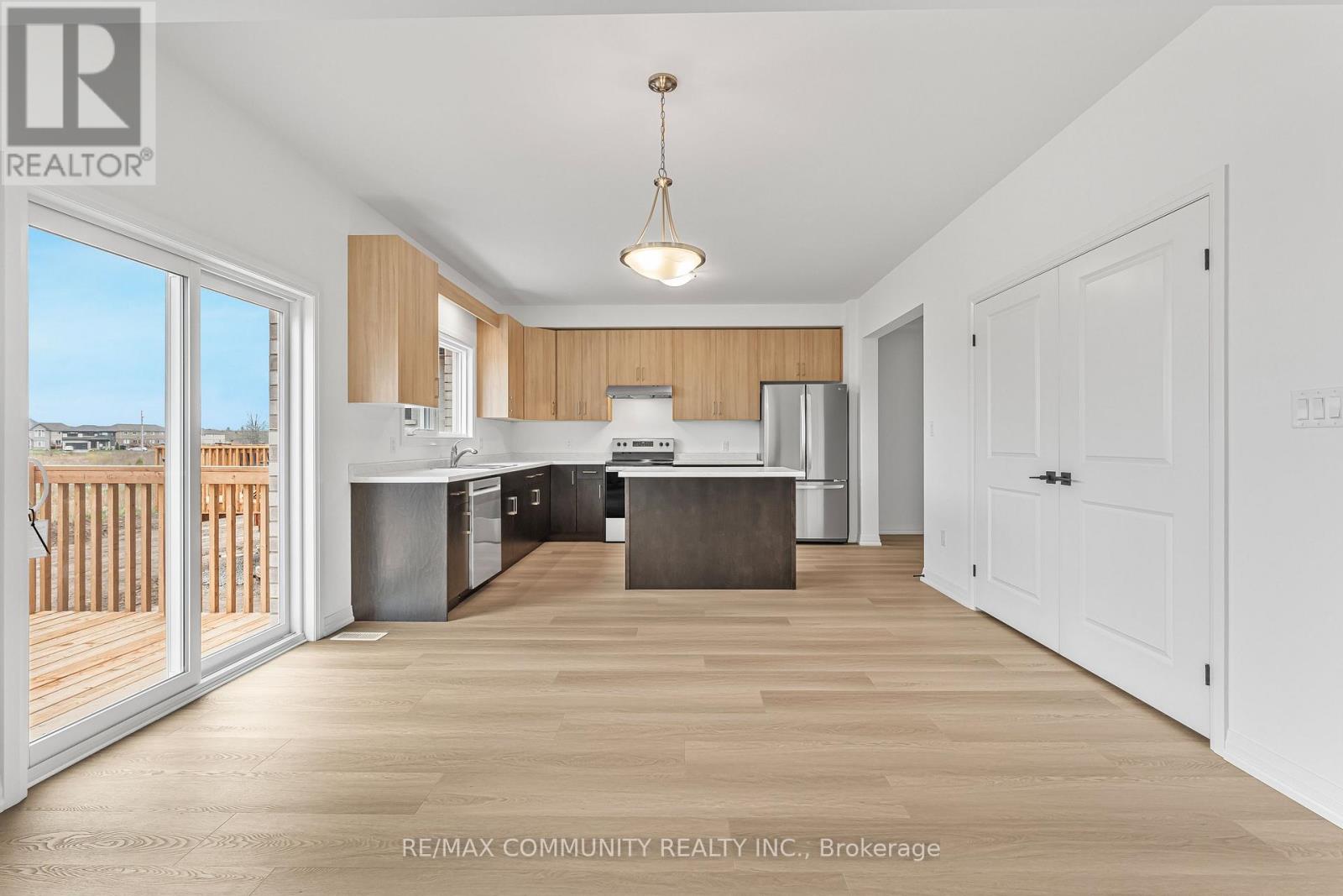 125 Westcott Road, Welland, Ontario  L3C 0K9 - Photo 6 - X12136483