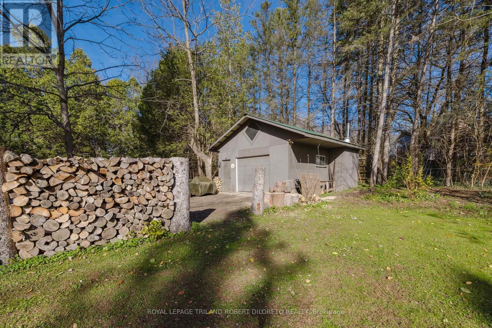 11 Elmhurst Street, Middlesex Centre, Ontario  N0L 1R0 - Photo 9 - X12136787