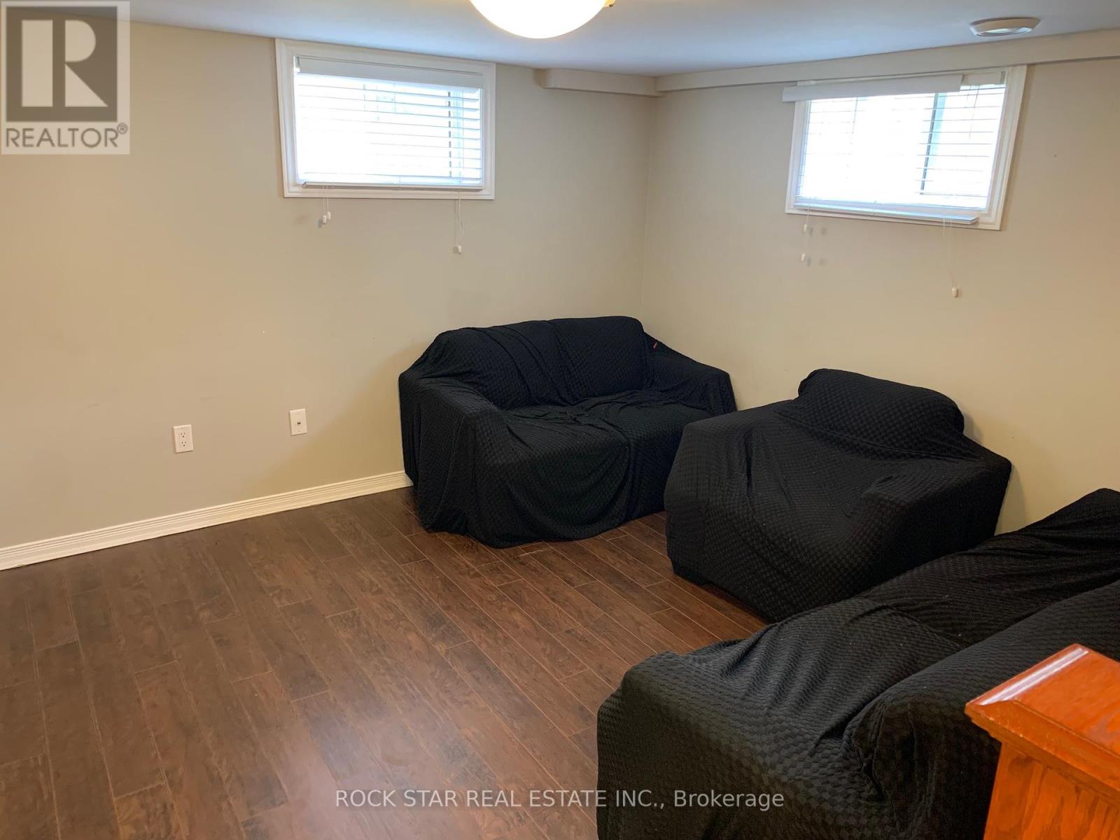 212 Rathowen Street, London North, Ontario  N6H 2G2 - Photo 3 - X12136541