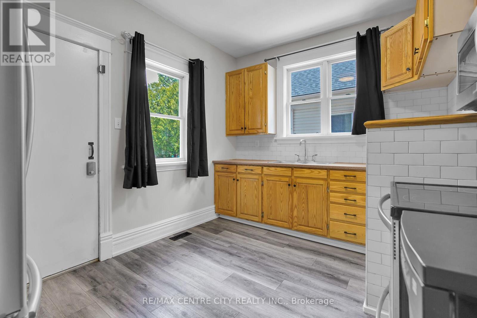 922 Queens Avenue, London East, Ontario  N5W 3H8 - Photo 24 - X12136856