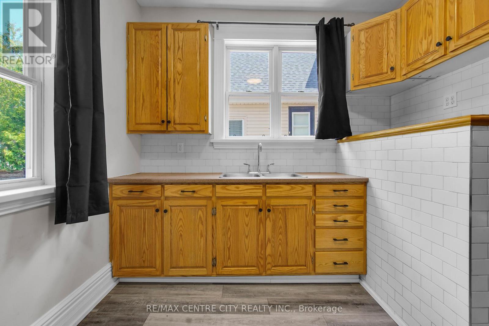 922 Queens Avenue, London East, Ontario  N5W 3H8 - Photo 25 - X12136856