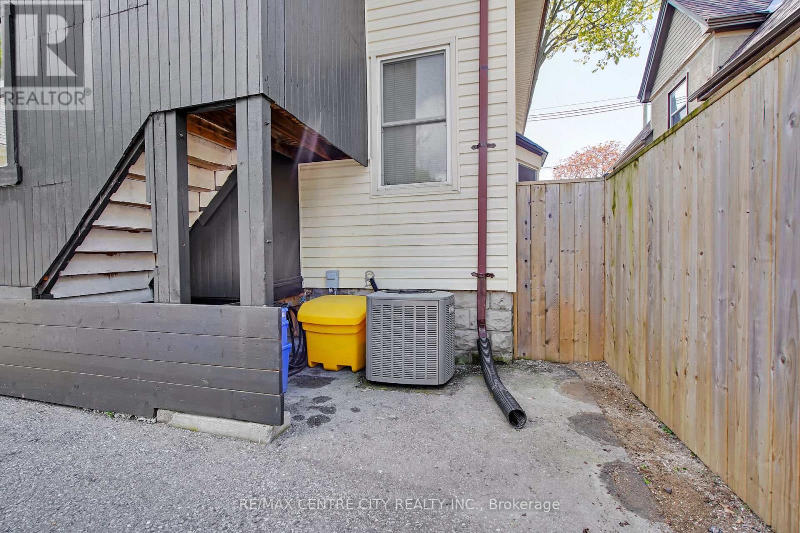 922 Queens Avenue, London East, Ontario  N5W 3H8 - Photo 37 - X12136856