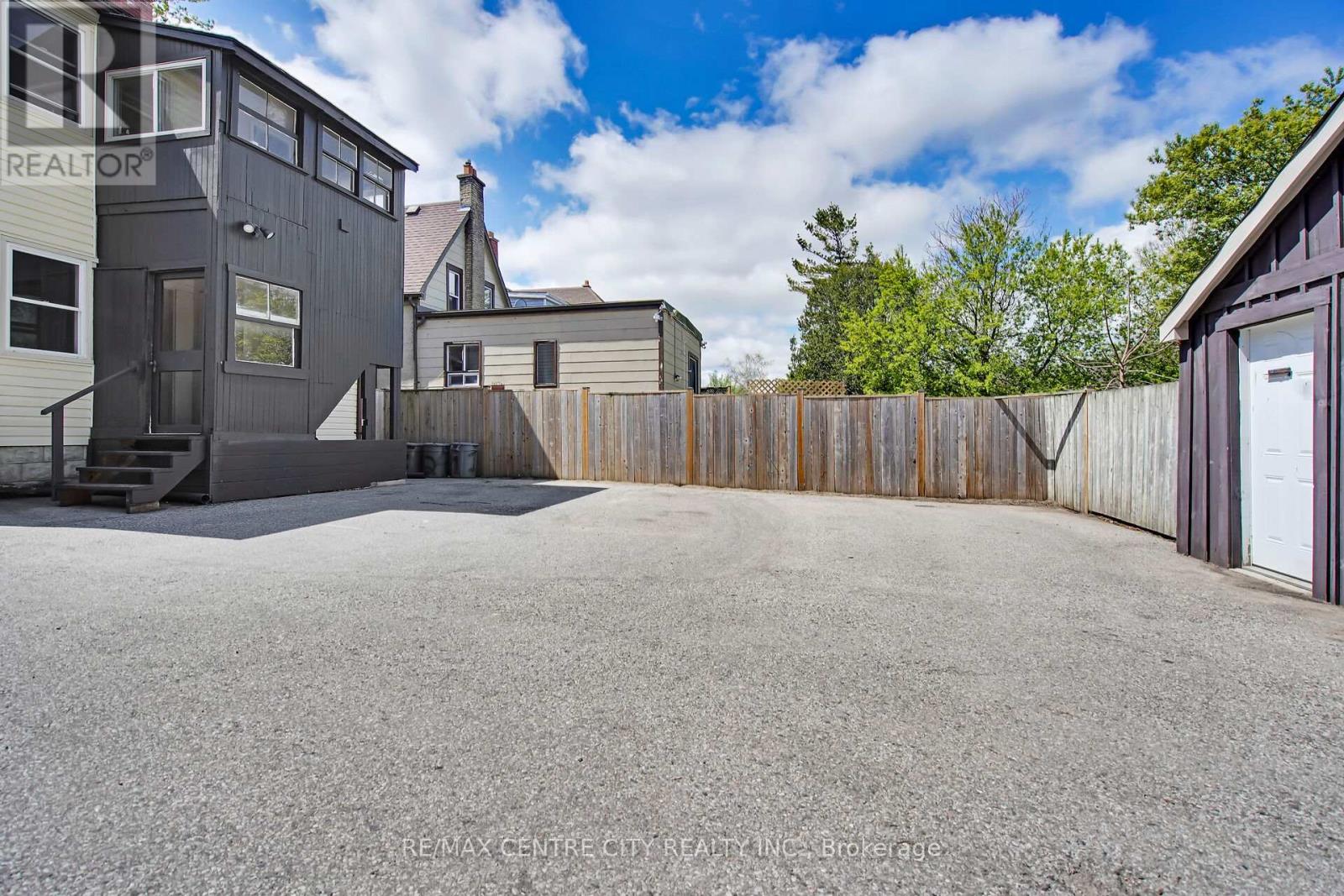 922 Queens Avenue, London East, Ontario  N5W 3H8 - Photo 39 - X12136856
