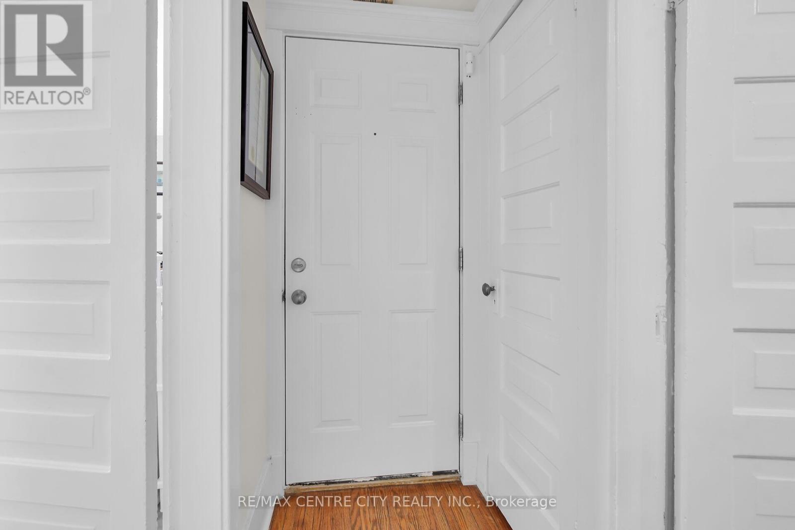 922 Queens Avenue, London East, Ontario  N5W 3H8 - Photo 6 - X12136856