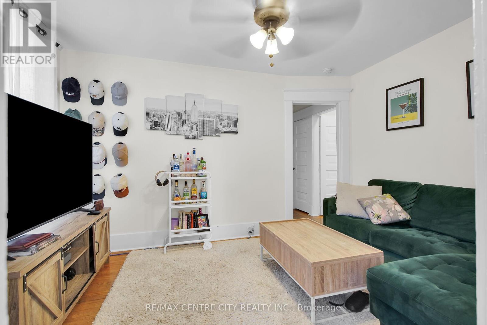 922 Queens Avenue, London East, Ontario  N5W 3H8 - Photo 8 - X12136856