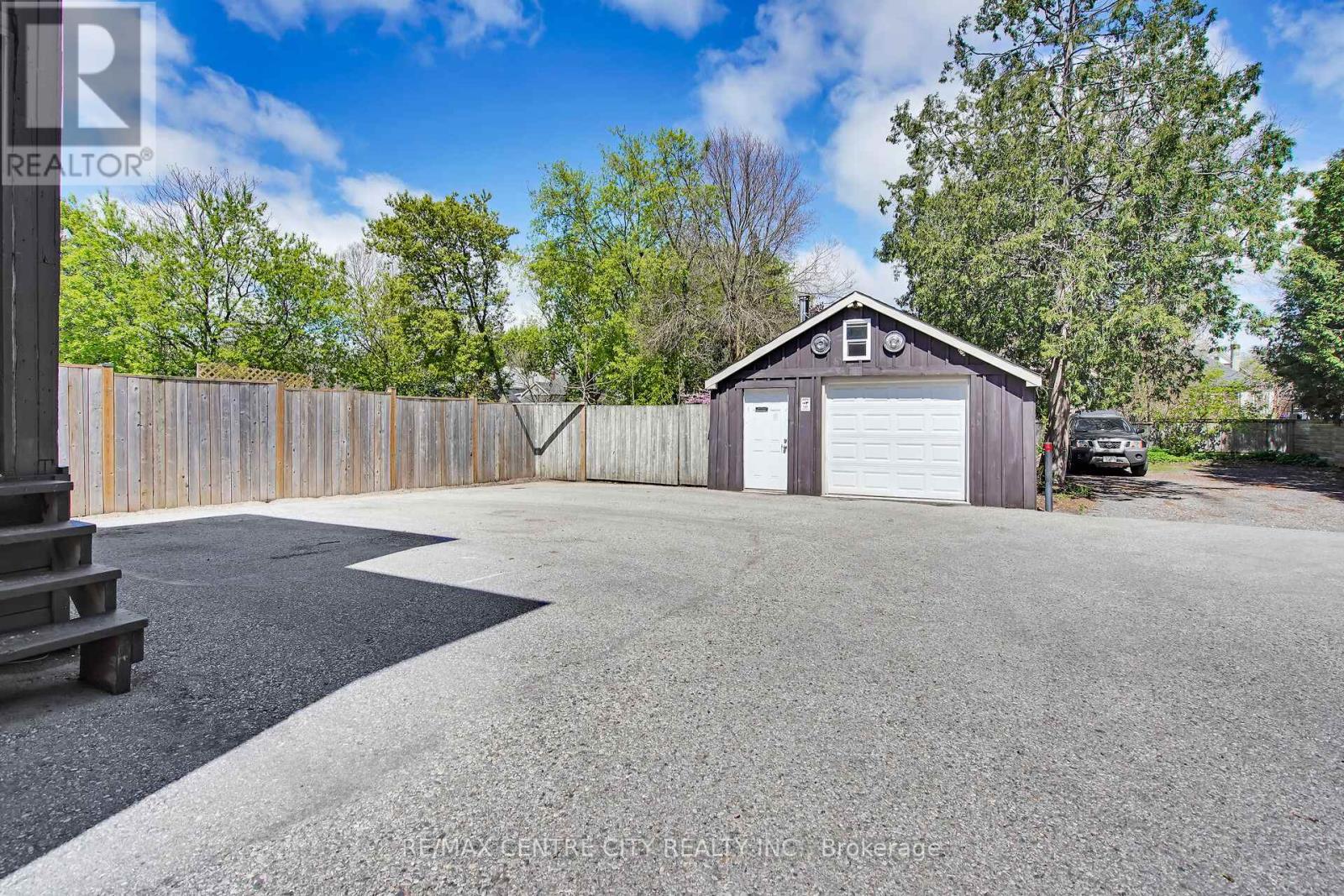 922 Queens Avenue, London East, Ontario  N5W 3H8 - Photo 37 - X12136858
