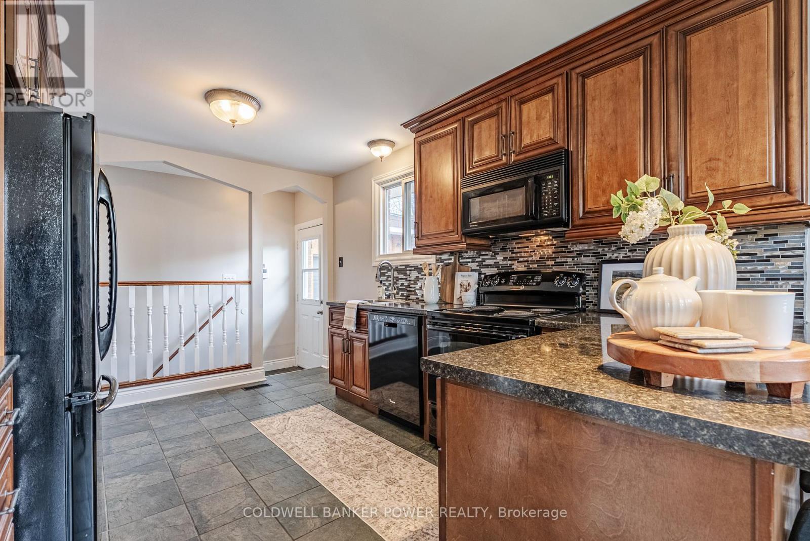 Photo 14 of 48 for 22 Scotchmere Crescent