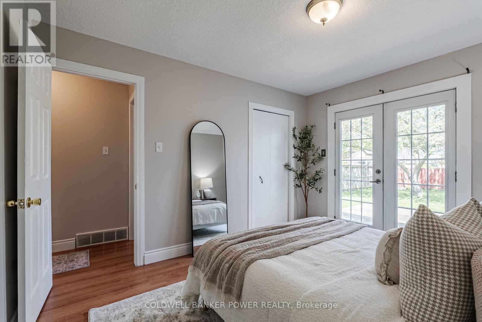 Photo 21 of 48 for 22 Scotchmere Crescent