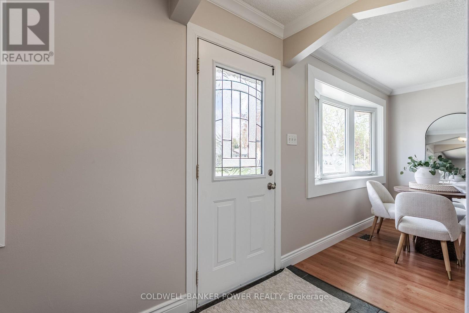 Photo 5 of 48 for 22 Scotchmere Crescent