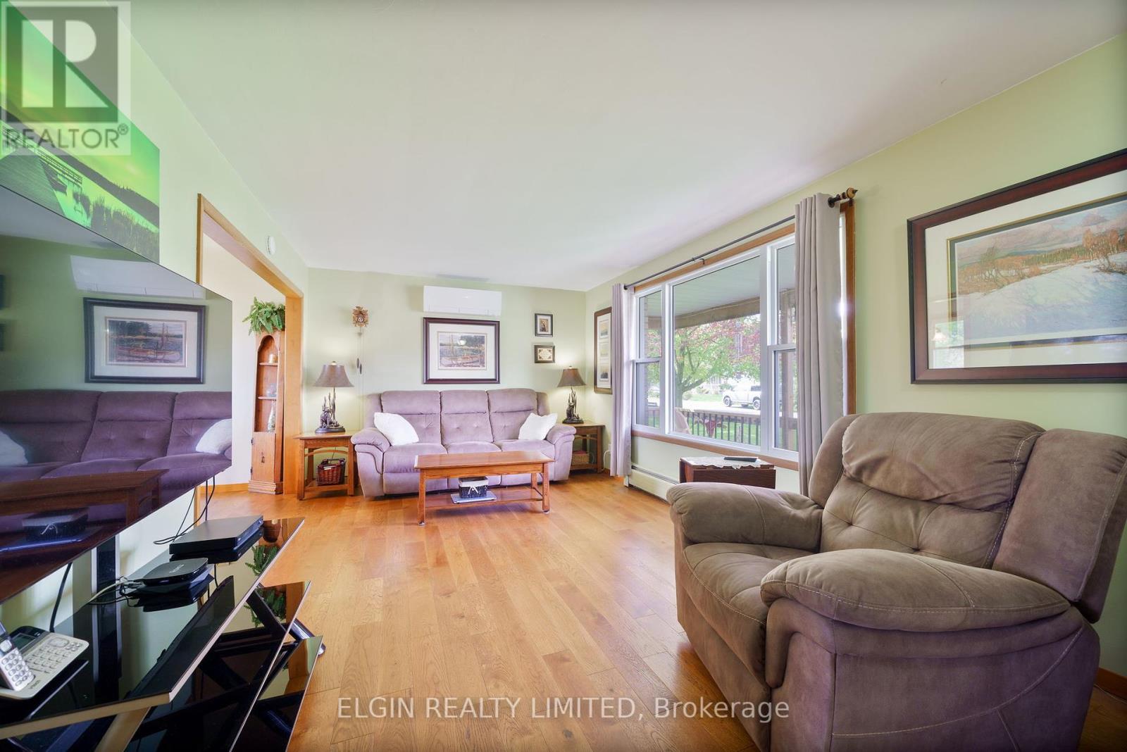 9618 Francis Street, Southwold (Shedden), Ontario  N0L 2E0 - Photo 8 - X12136887