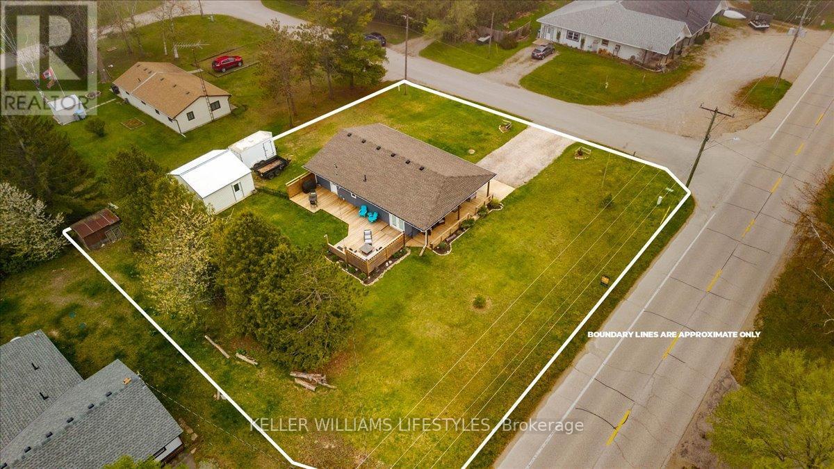 9659 Ipperwash Road, Lambton Shores, Ontario  N0N 1J3 - Photo 41 - X12136933
