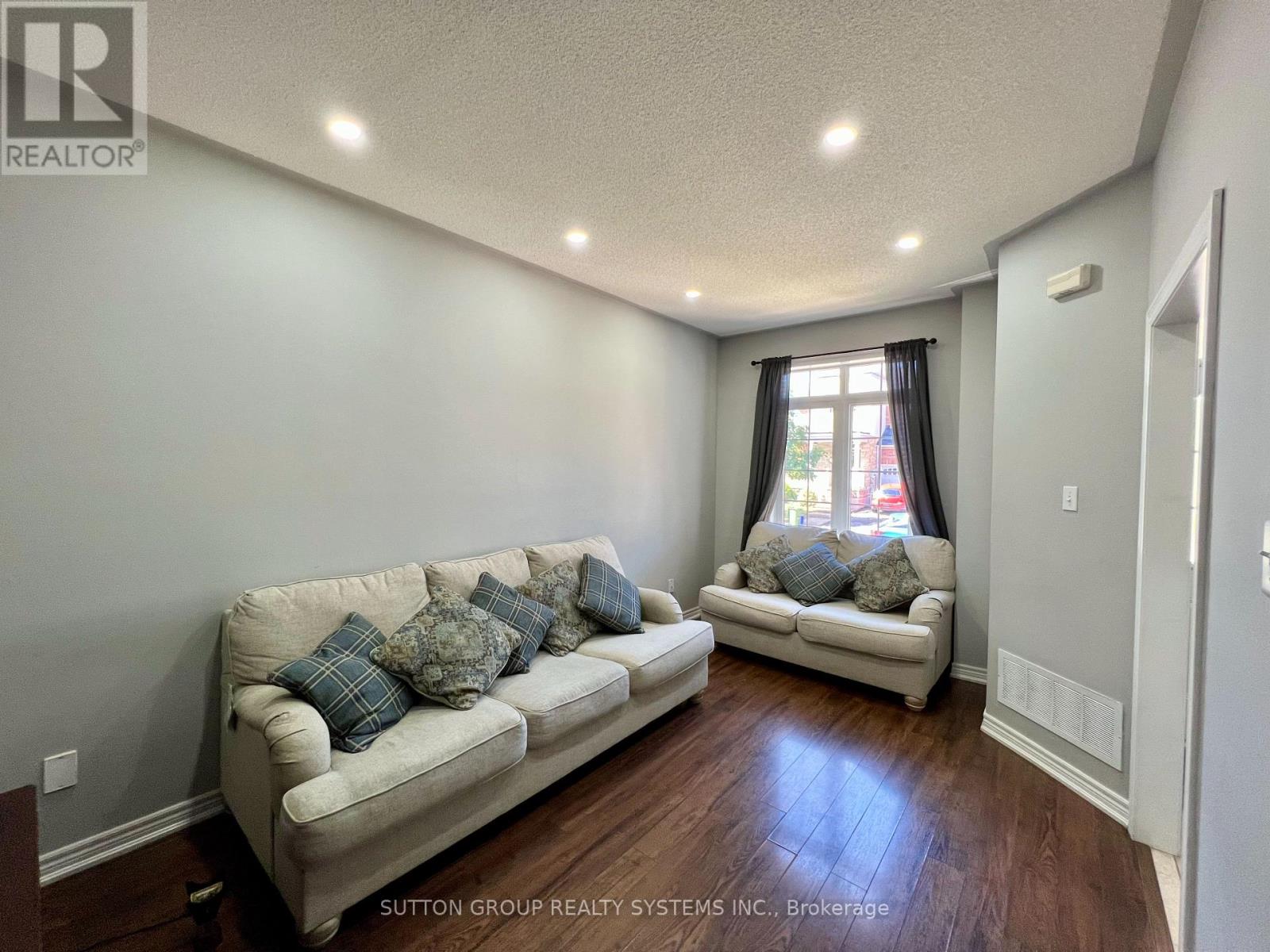 6 Raintree Drive, Hamilton, Ontario  L8E 0B1 - Photo 23 - X12136693