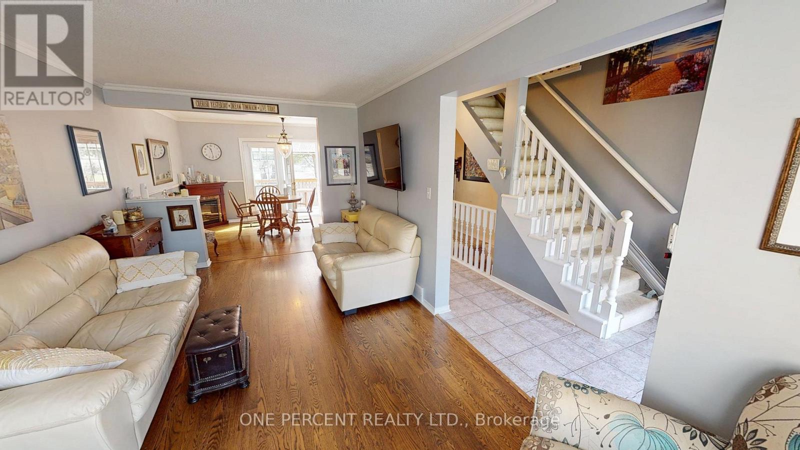 Property at 9 HUNTERS COURT image 2