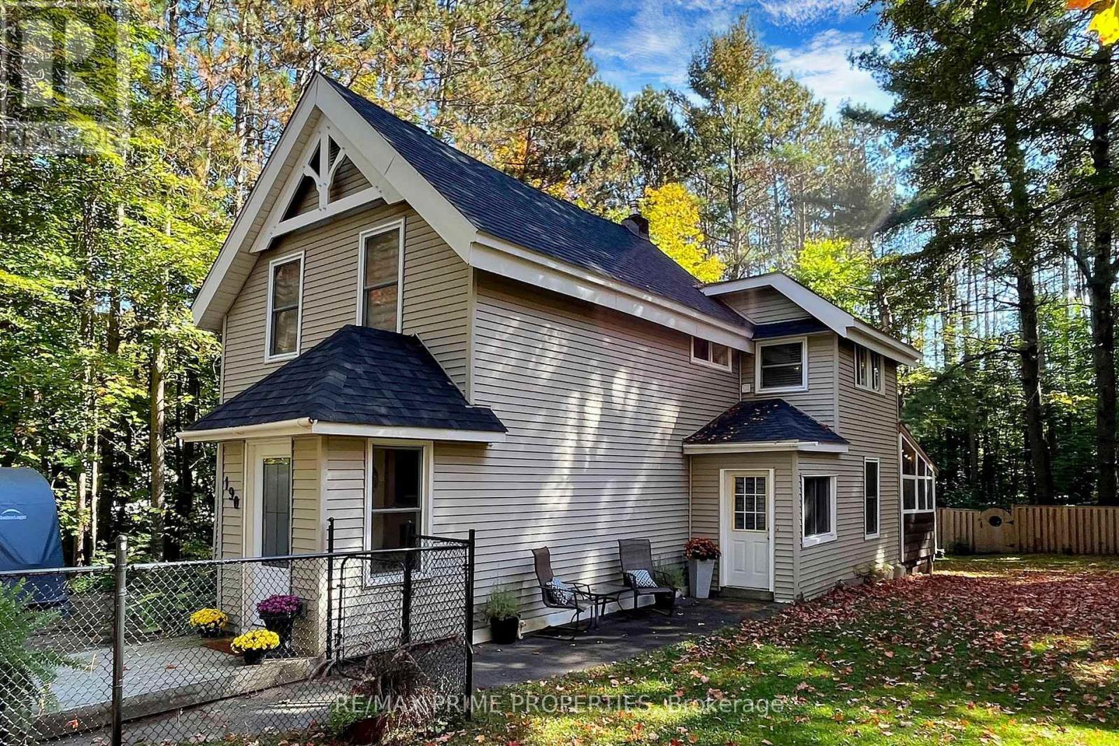 Property at 190 MAPLE STREET image 1