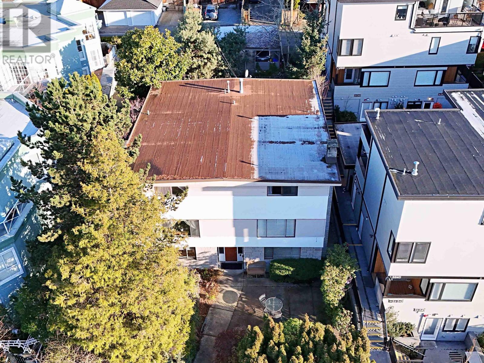 Property at 246 W 4TH STREET image 5