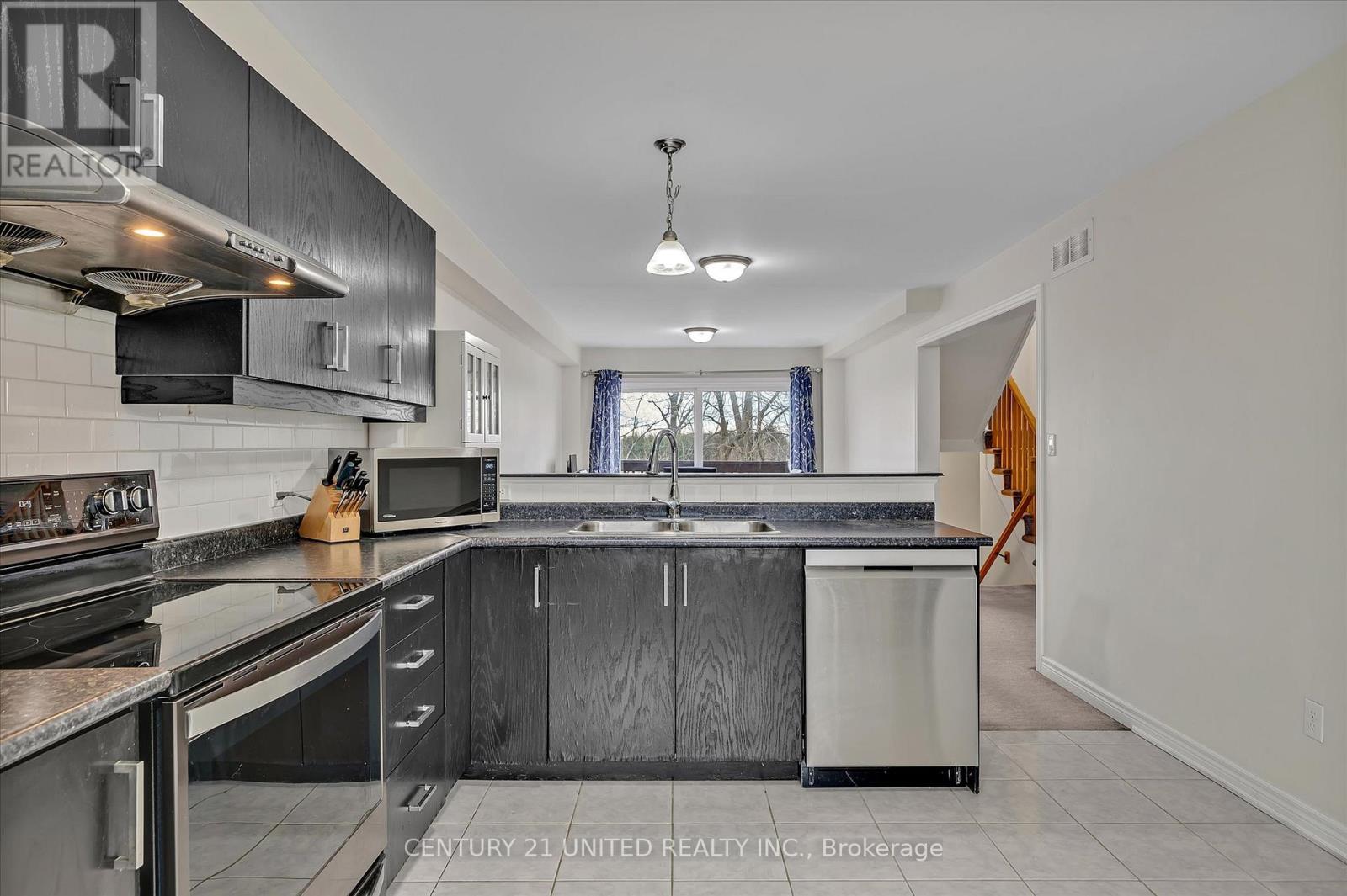 561 Grange Way, Peterborough North, Ontario  K9H 0G7 - Photo 7 - X12136595