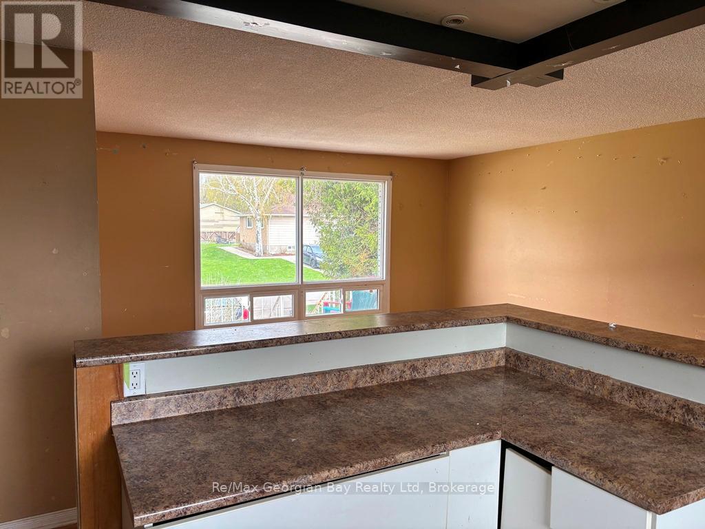 Property at 269 CHAINGATE DRIVE image 4