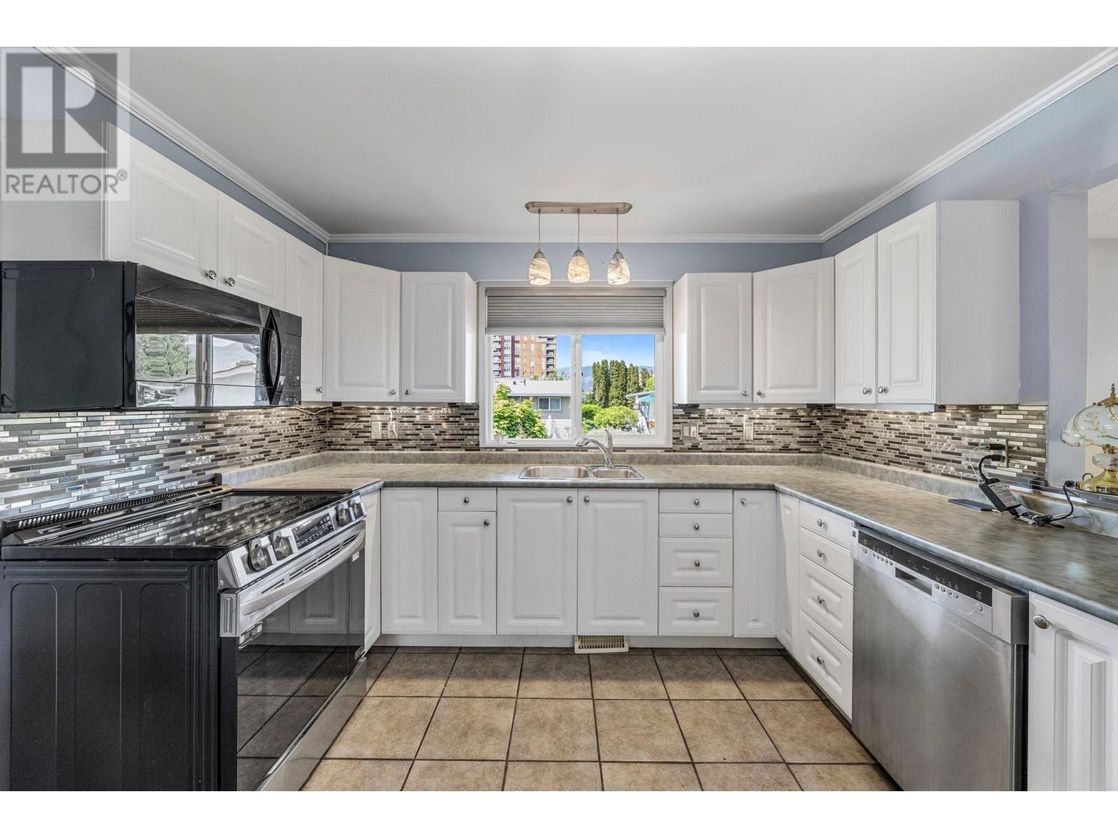 Property at 1231 Lawson Avenue image 1
