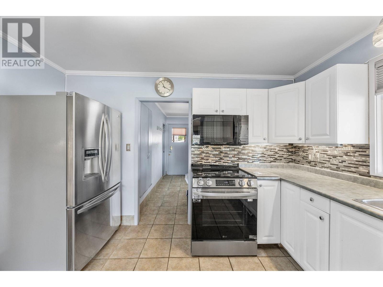Property at 1231 Lawson Avenue image 3