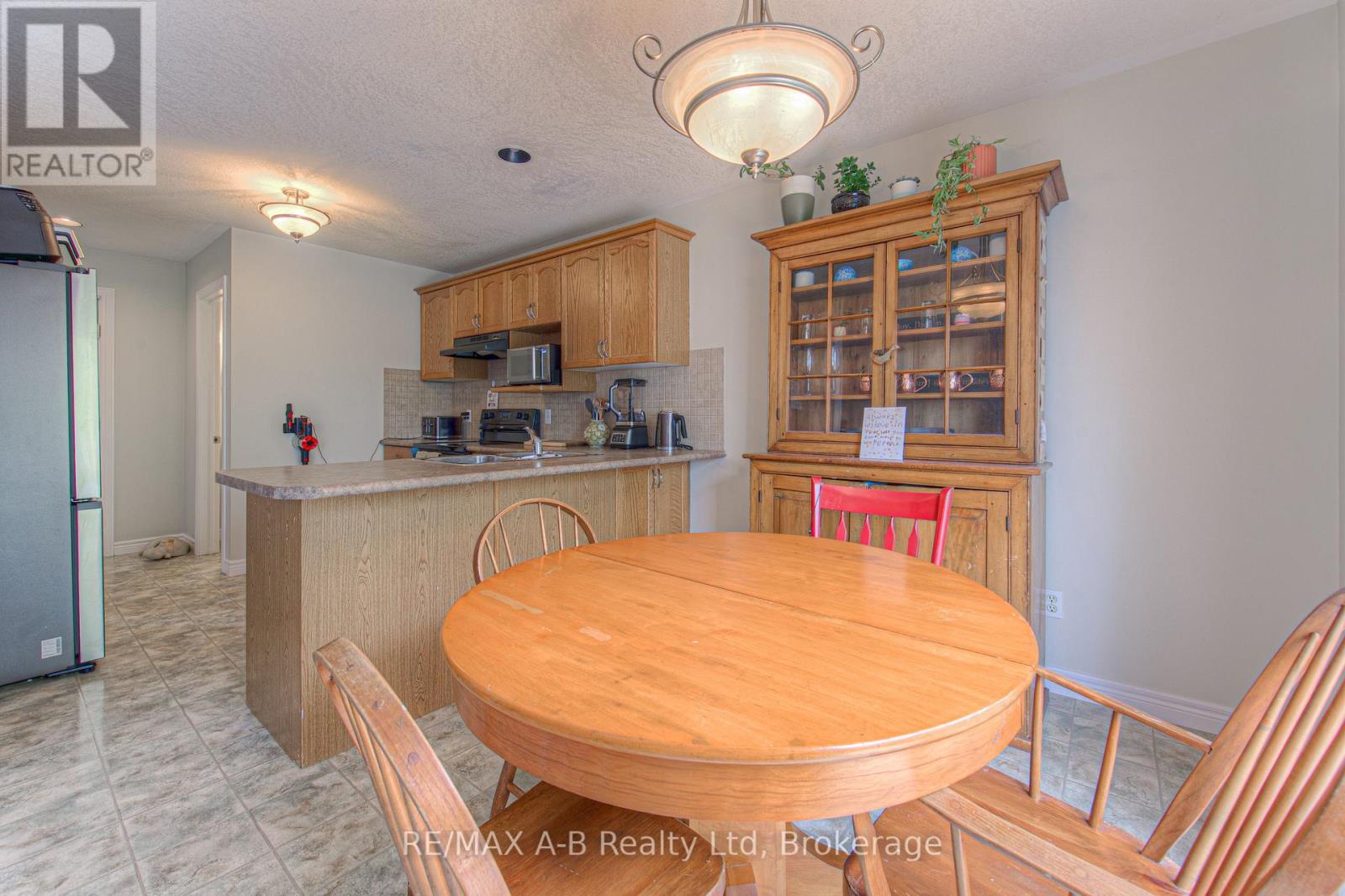 290 Norman Street, Stratford, Ontario  N5A 7Y3 - Photo 11 - X12137041