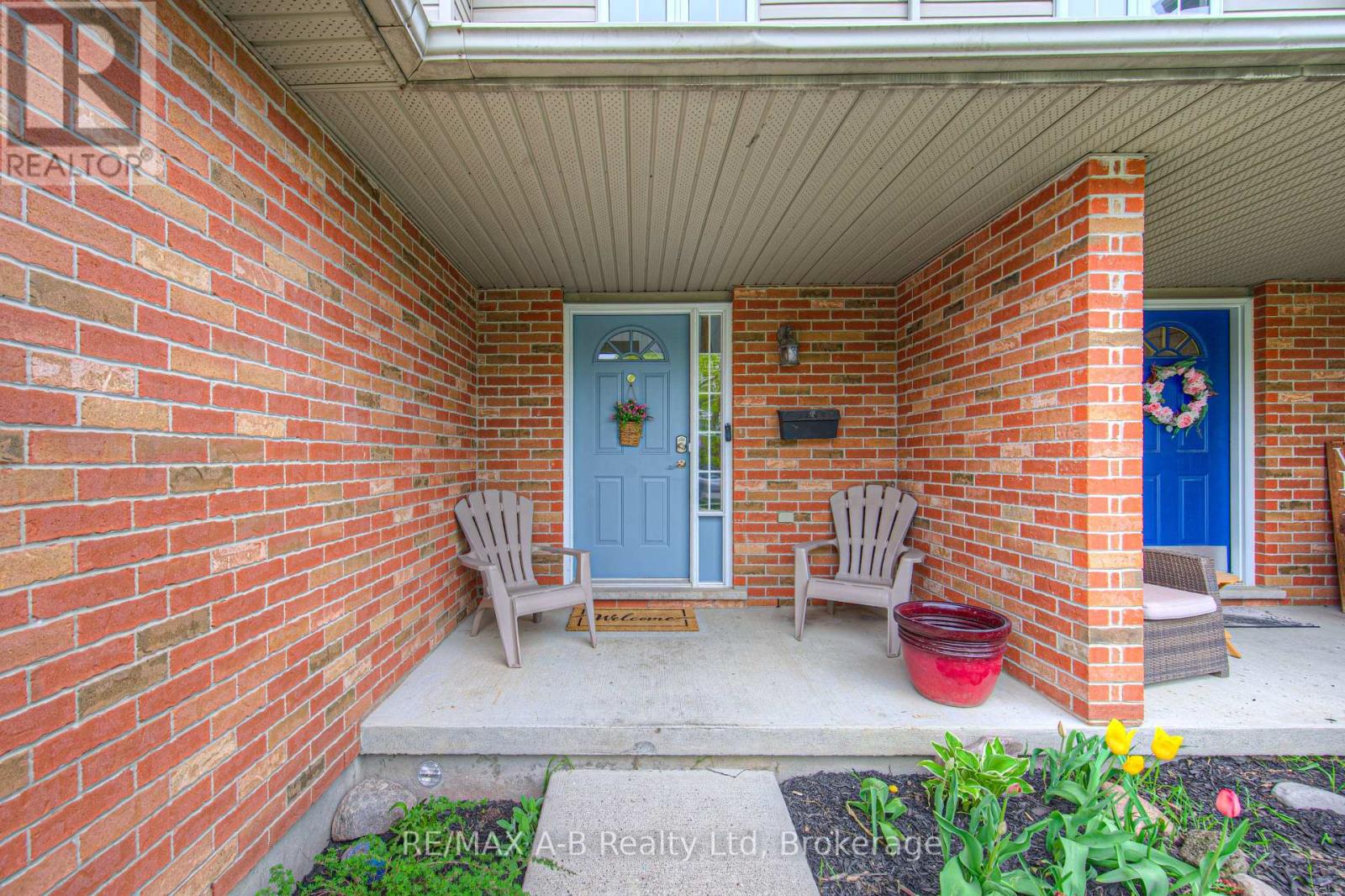 Property at 290 NORMAN STREET image 3