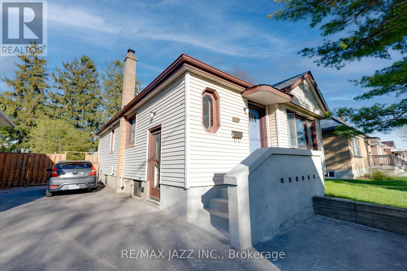 101 LUKE STREET, Oshawa, Ontario