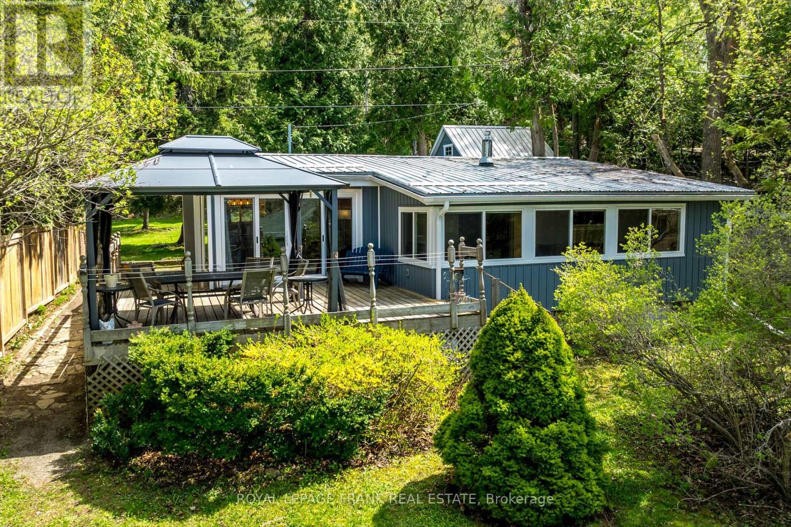 Property at 8 DAISY TRAIL image 1
