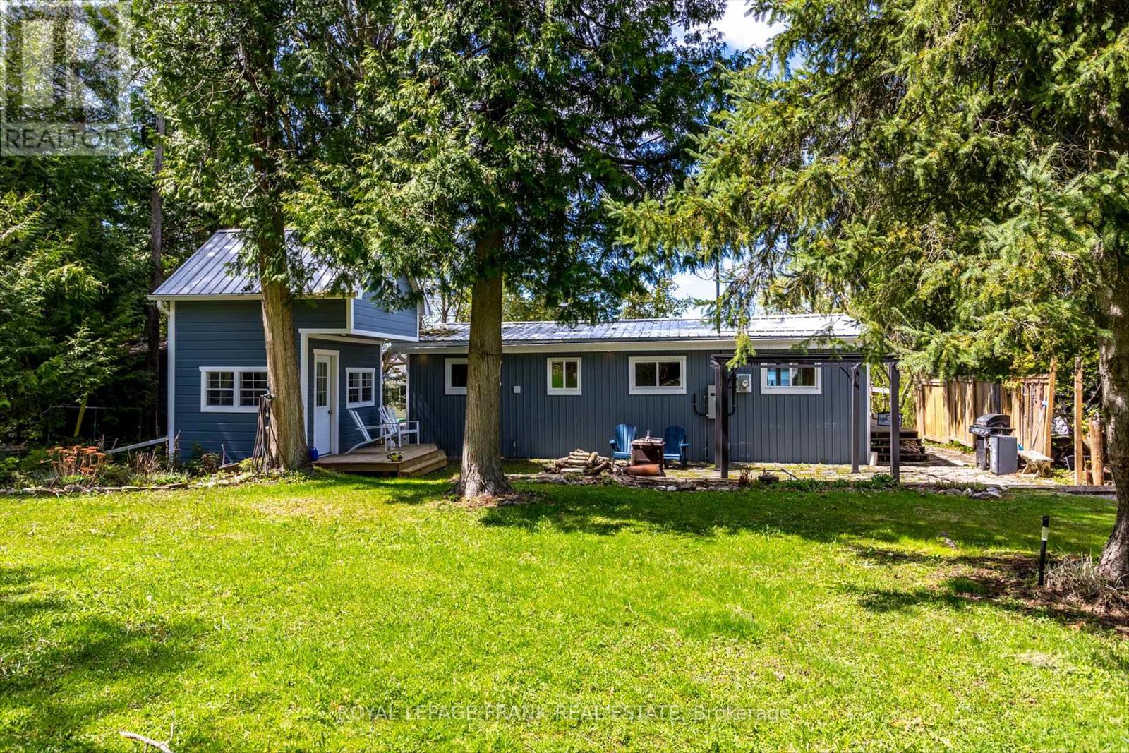 Property at 8 DAISY TRAIL image 2