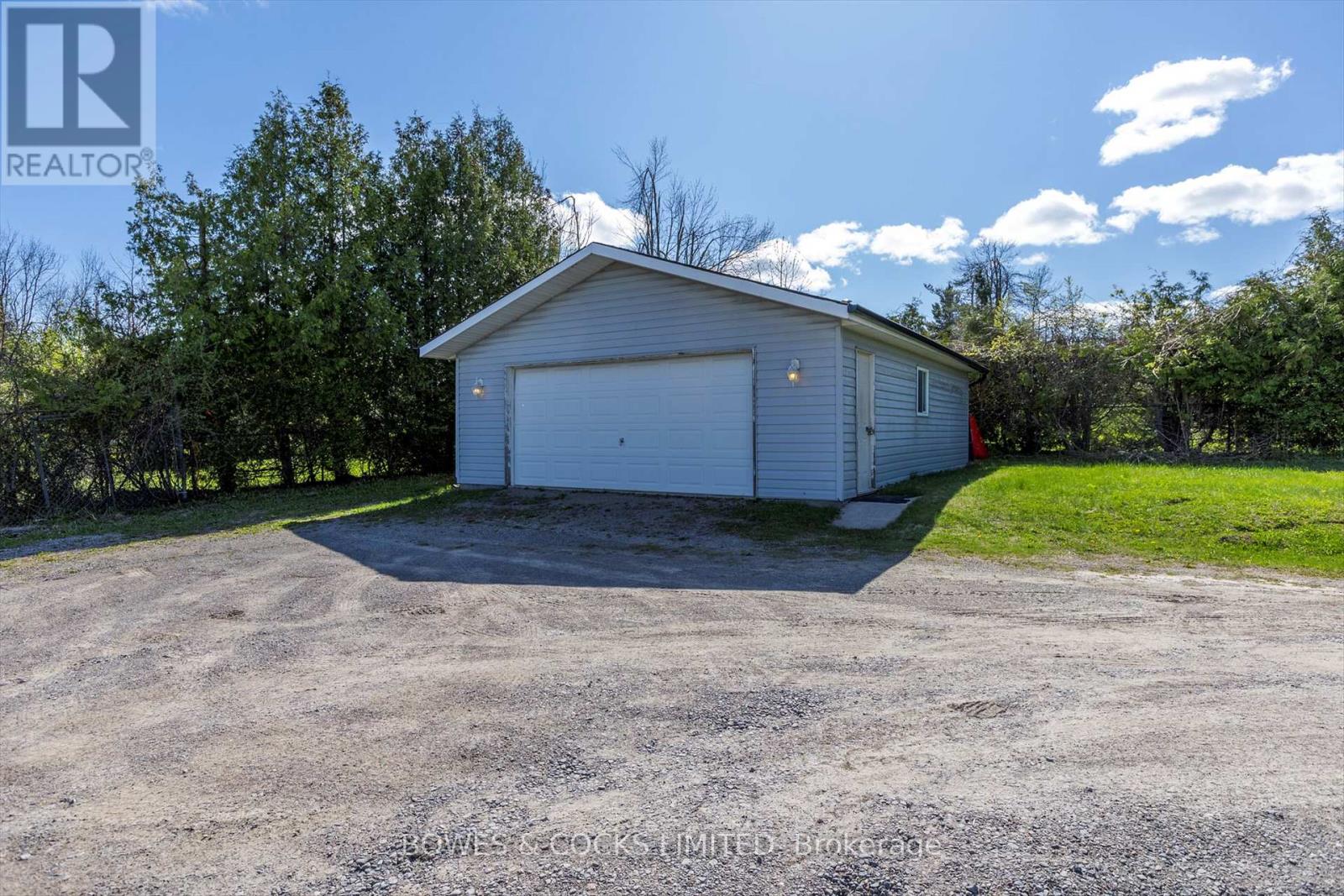 525 Gault Road, Smith-Ennismore-Lakefield, Ontario K0L 1T0 - Photo 47 - X12136965