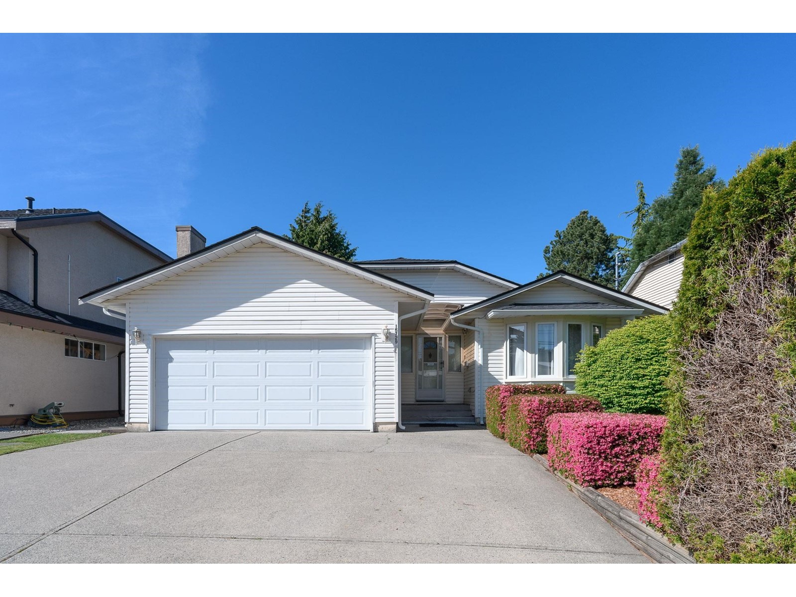 Property at 15729 20 AVENUE image 2