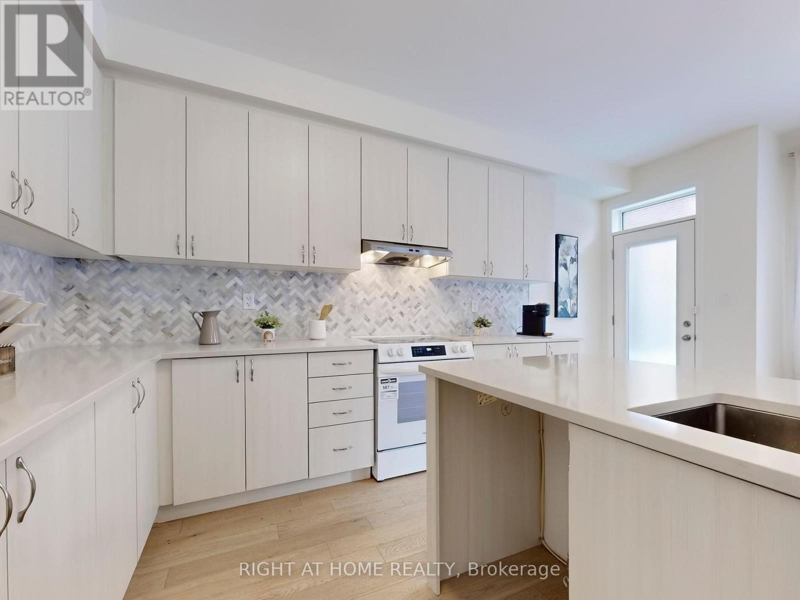 3294 Turnstone Boulevard, Pickering, Ontario  L1X 0M9 - Photo 15 - E11999229
