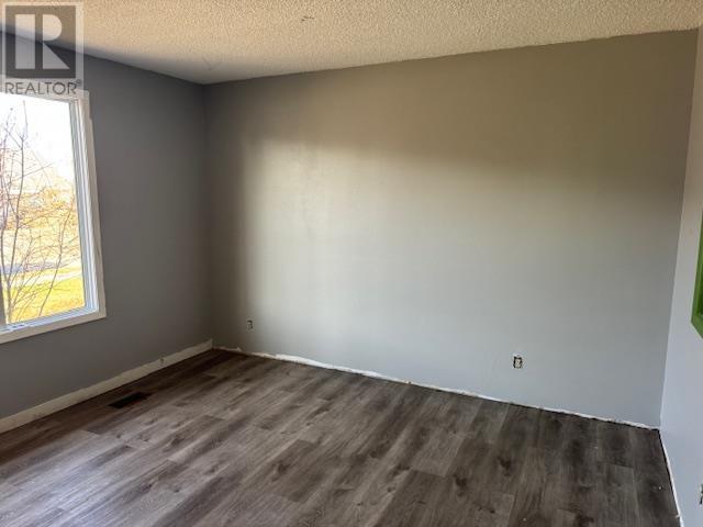 Property at 237 Frederica St. W image 3