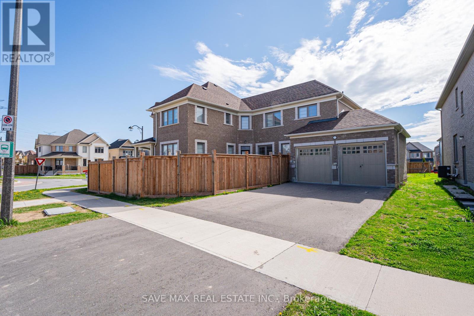 Property at 2576 BANDSMAN CRESCENT image 3