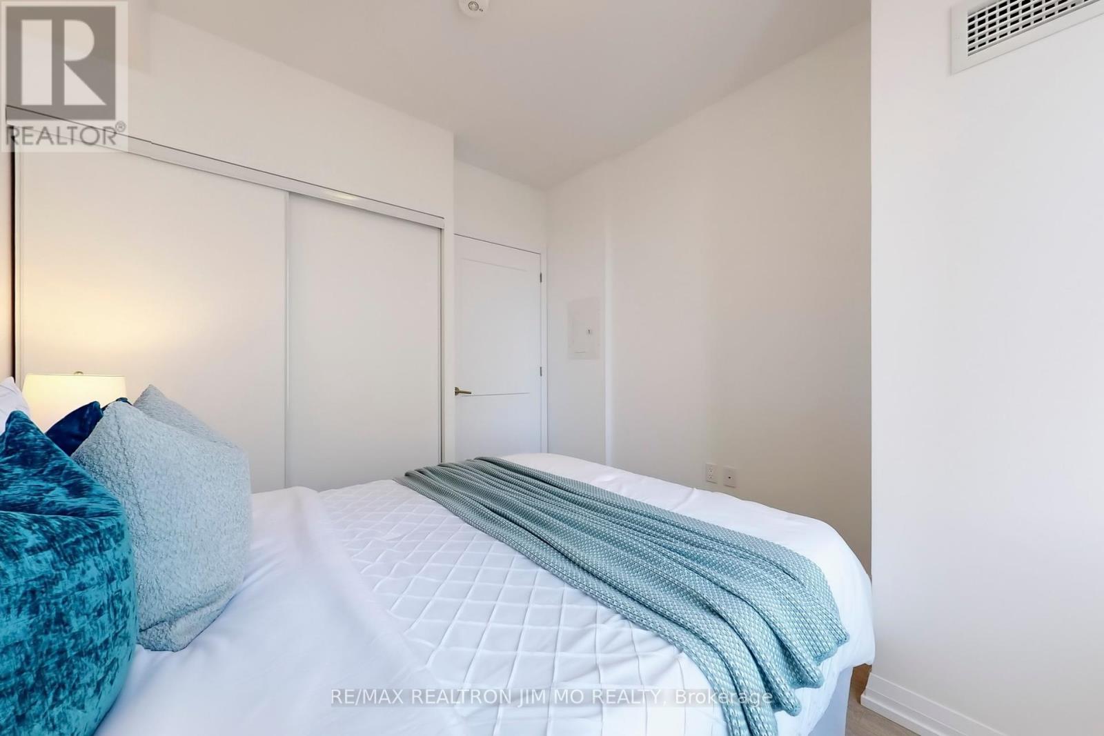 1605 - 25 Holly Street, Toronto, Ontario  M4S 0E3 - Photo 19 - C12136832