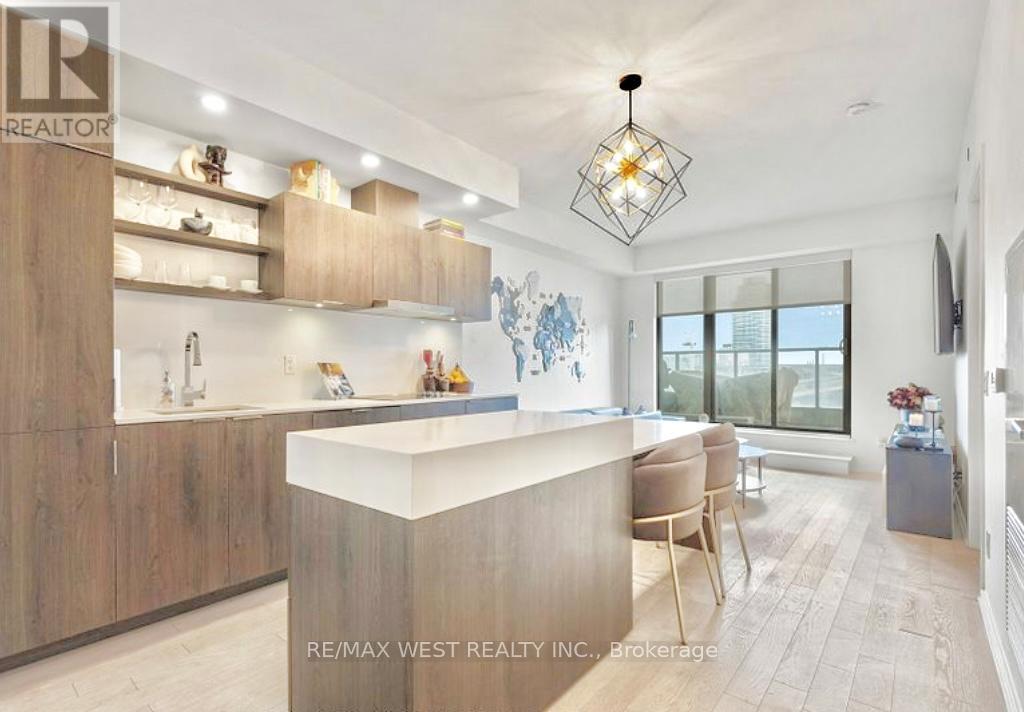 <div class="slider-price">$748,000</div><p>609 - 12 Bonnycastle Street, Toronto, Ontario</p>