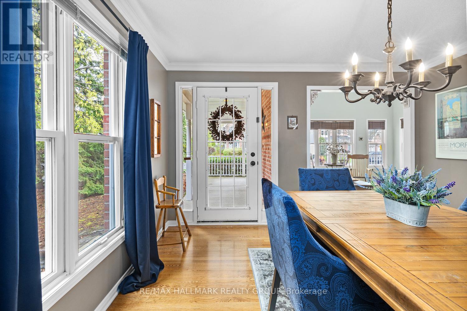 1 Crantham Crescent, Ottawa, Ontario  K2S 1R2 - Photo 9 - X12137011