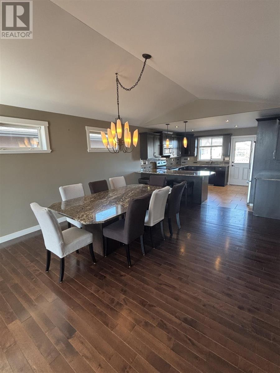 Property at 508 Fireweed Bay image 5
