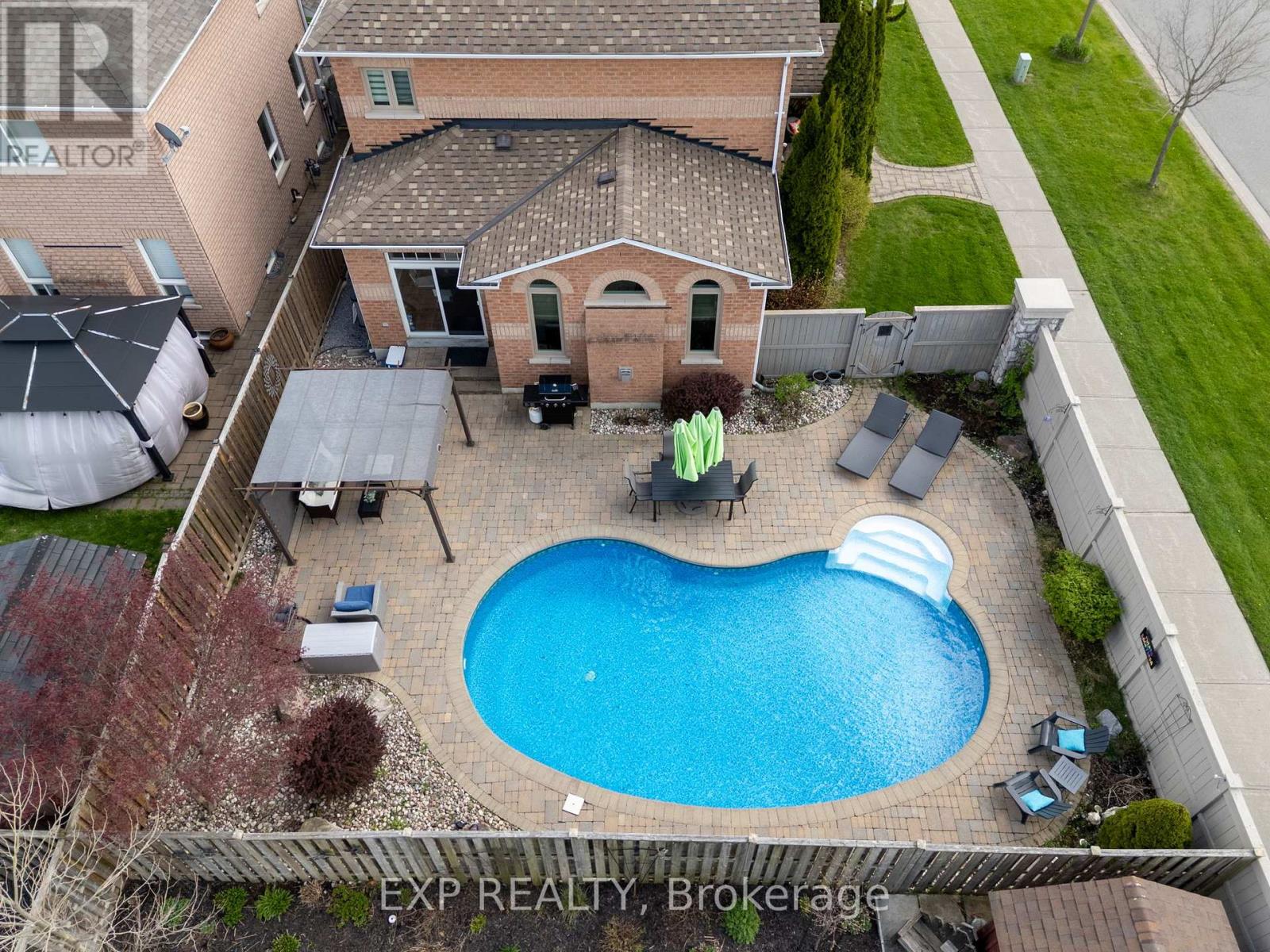 2 Hesham Drive, Whitby, Ontario  L1M 2J9 - Photo 14 - E12136795