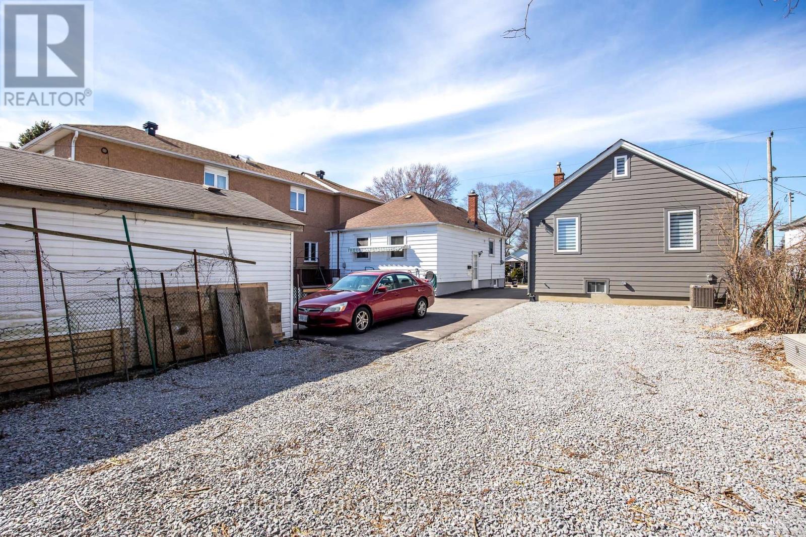 961 Victoria Park Avenue, Toronto (Clairlea-Birchmount), Ontario  M4B 2J4 - Photo 31 - E12136816