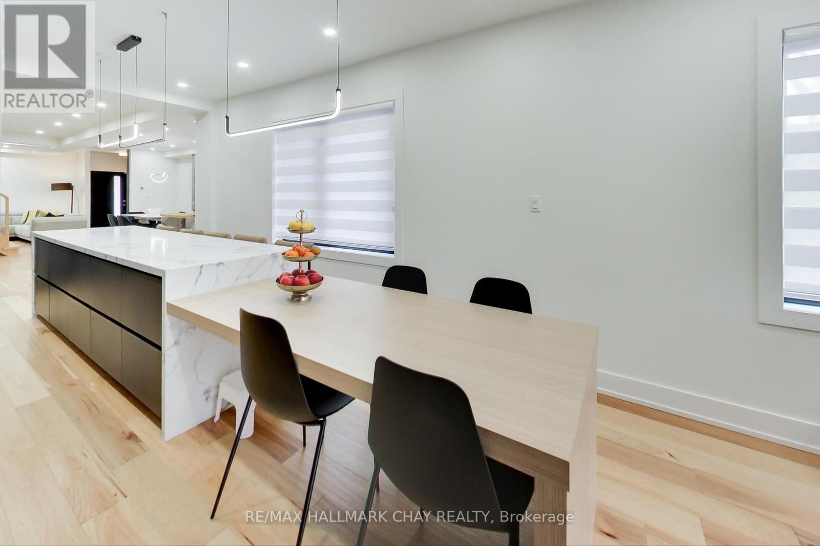 5 Harvard Avenue, Toronto, Ontario  M6R 1C5 - Photo 14 - W12008583