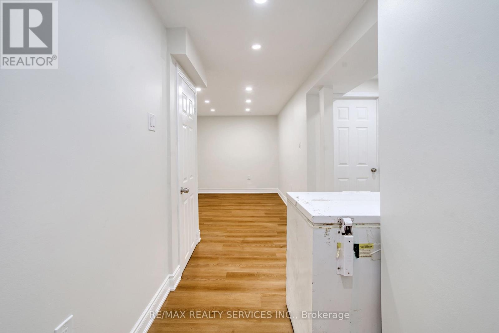 8 Luminous Court, Brampton, Ontario  L6Z 2B3 - Photo 33 - W12135653