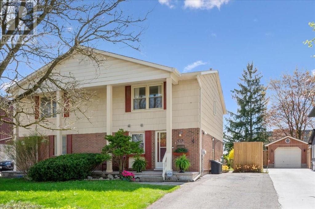 427b Bairstow Crescent, Waterloo, Ontario  N2K 2H7 - Photo 2 - 40723904