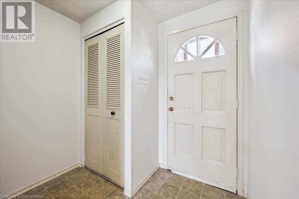 Property at 427B BAIRSTOW Crescent image 4