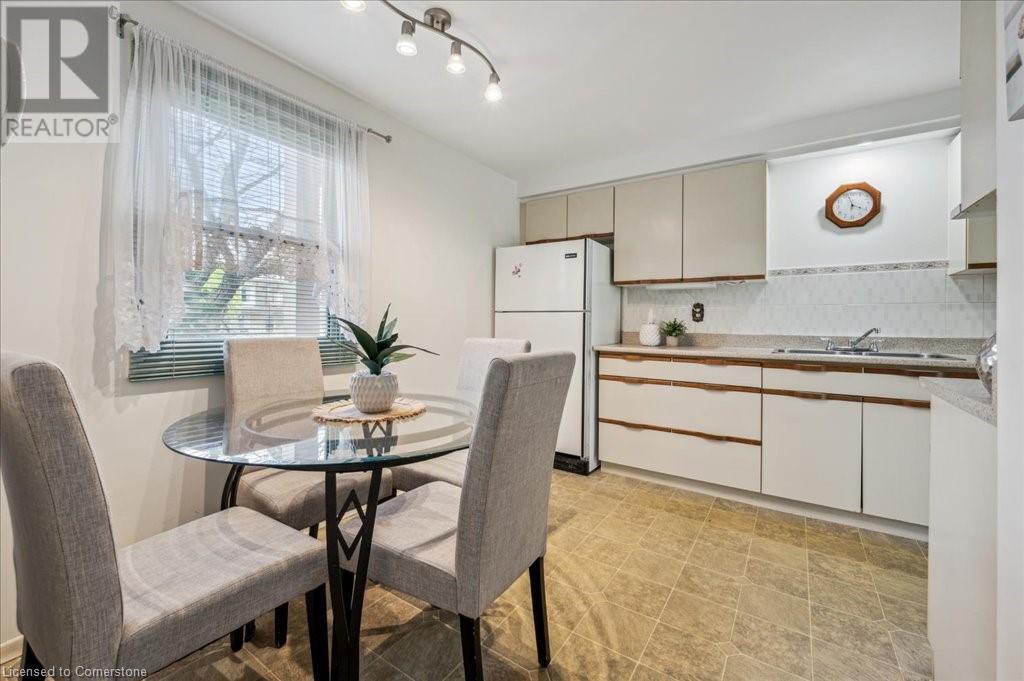 Property at 427B BAIRSTOW Crescent image 5