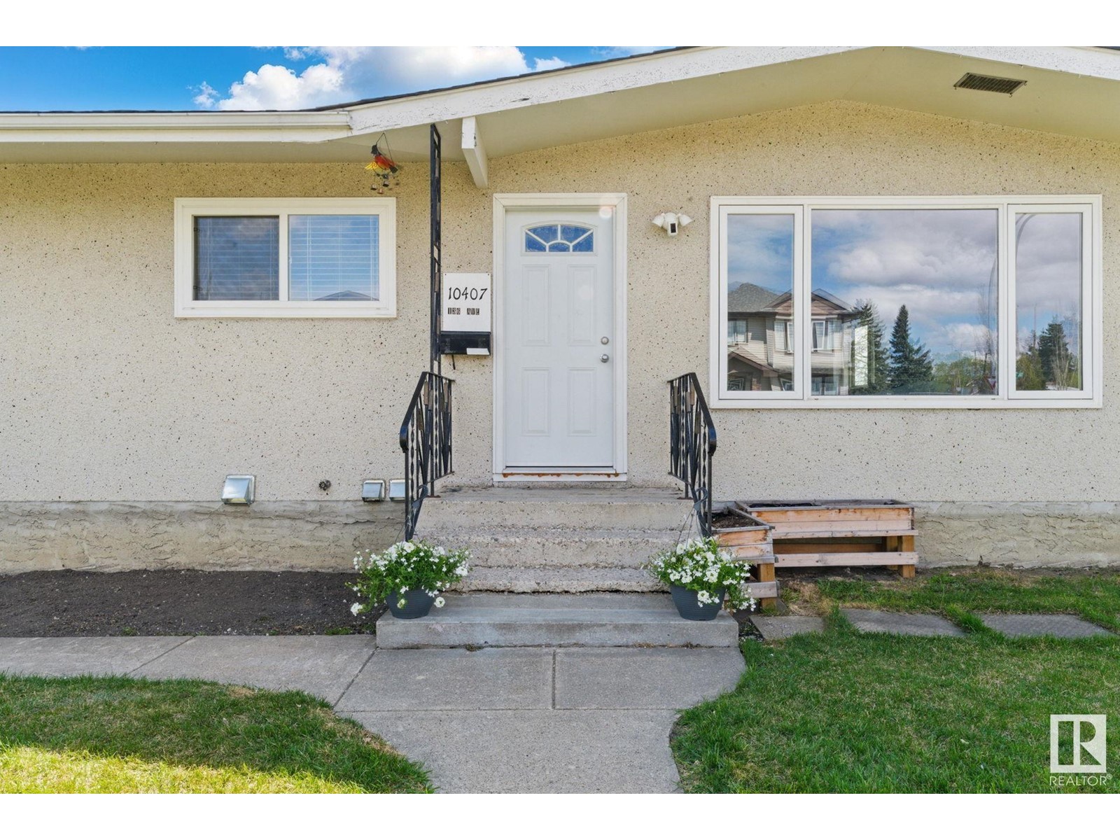 Property at 10407 136 AVE NW NW image 3