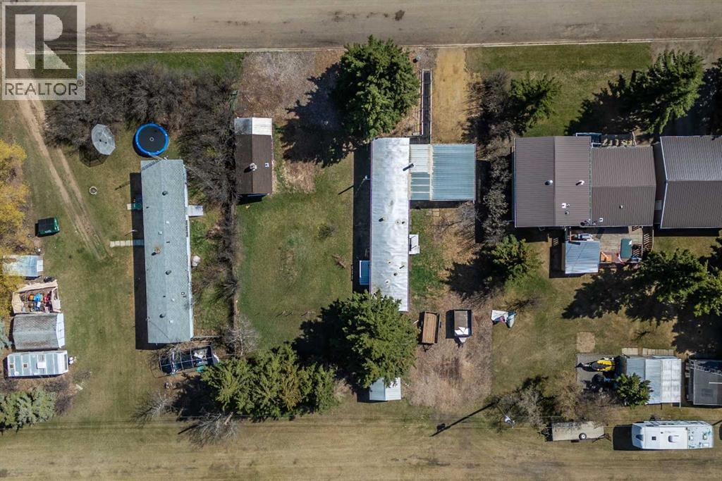 315 & 317 Macrae Street, Bawlf, Alberta  T0B 0J0 - Photo 31 - A2215882